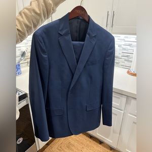 Blue Slim Suit. J Ferrar. 44 Regular coat. 34x32 pants. Men.
